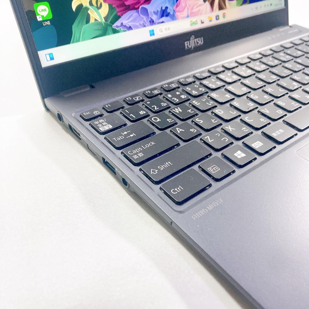 w122✨美品/超軽量 /爆速 SSD新品/Office付✨すぐ使えるノートPC