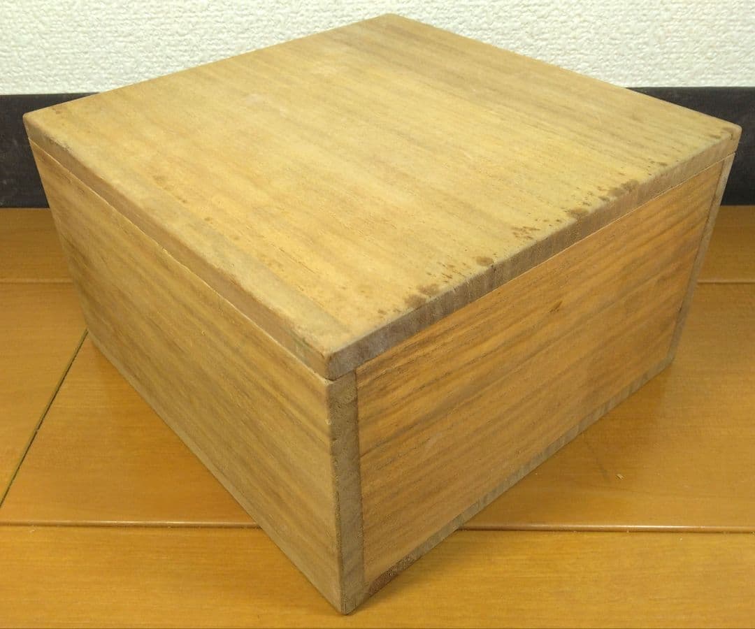 人間国宝 金城次郎 魚紋茶碗 栞 共箱 美品 壺屋焼 壷屋焼 やちむん 魚2匹