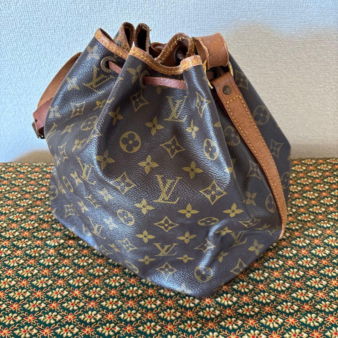 ルイ・ヴィトン　LOUIS VUITTON モノグラムショルダーバッグ　巾着
