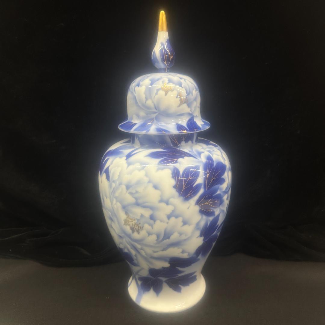 深川製磁　染付金彩牡丹紋　沈香壺　飾壺蓋付　宮内庁御用達 箱付き