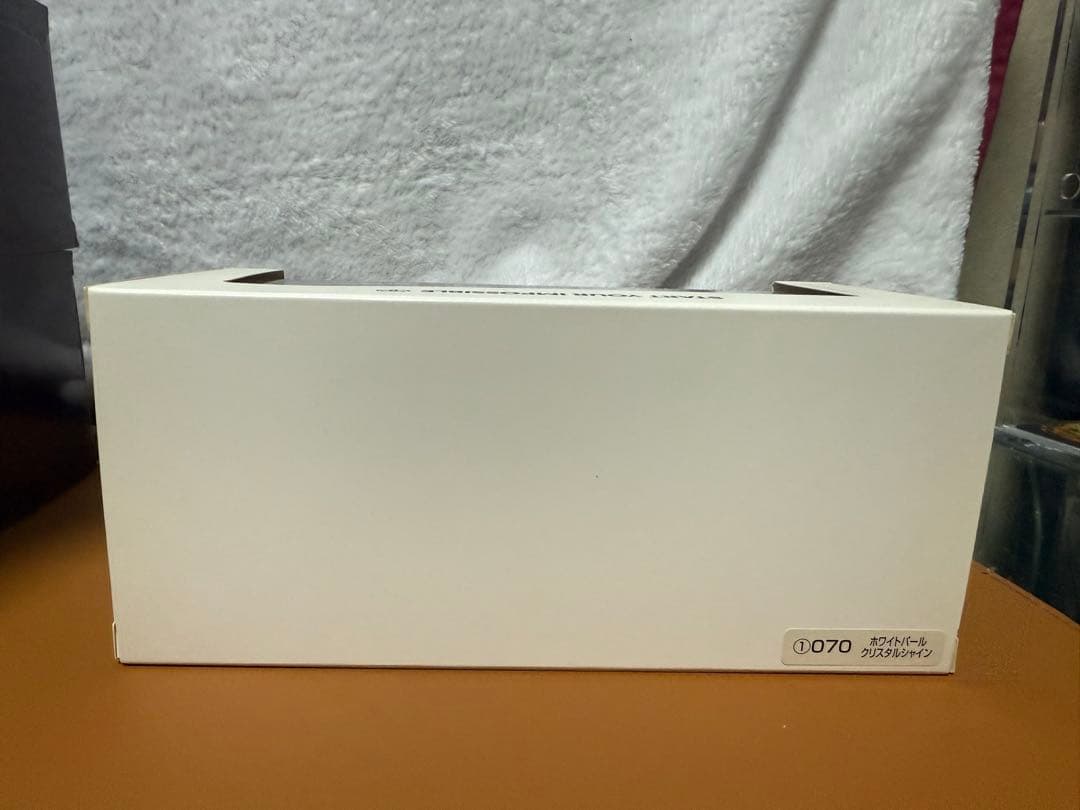 2*3様 トヨタ ノア カラーサンプル