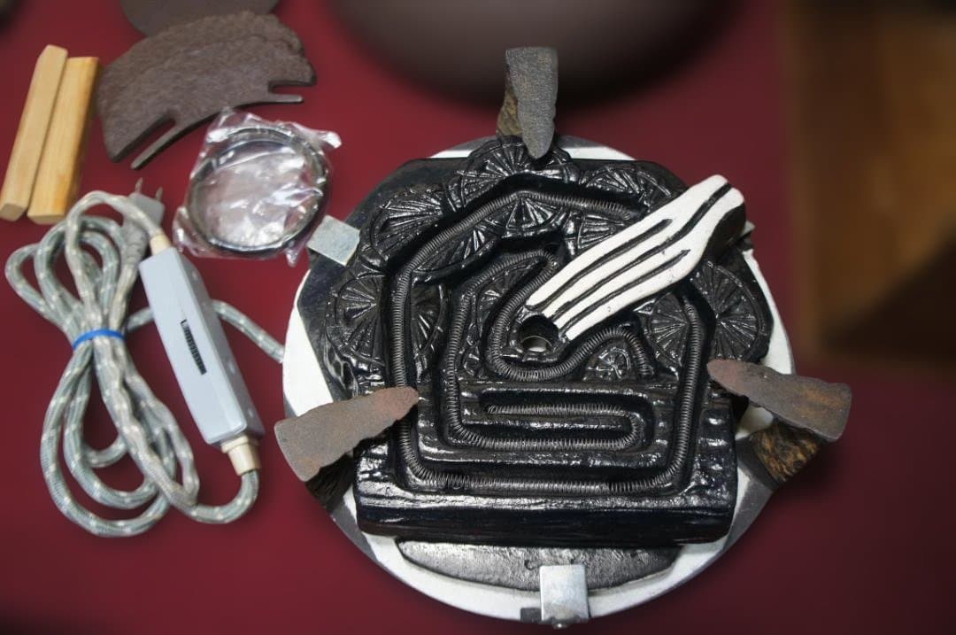 ☆桑色置炉 在銘裏甲釜 裏釜 替え蓋 釜鐶 置炉用600w炭型電熱器 送料込み