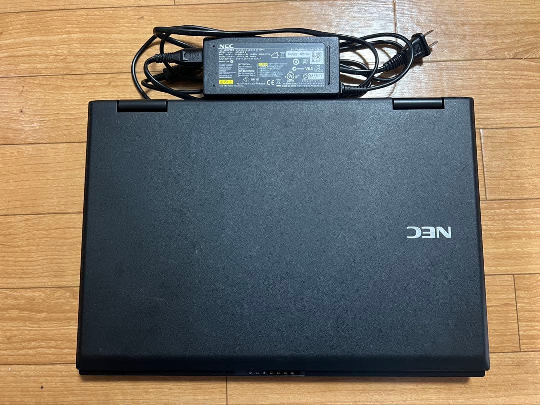 【ジャンク扱い】ノートPC本体、アダプター