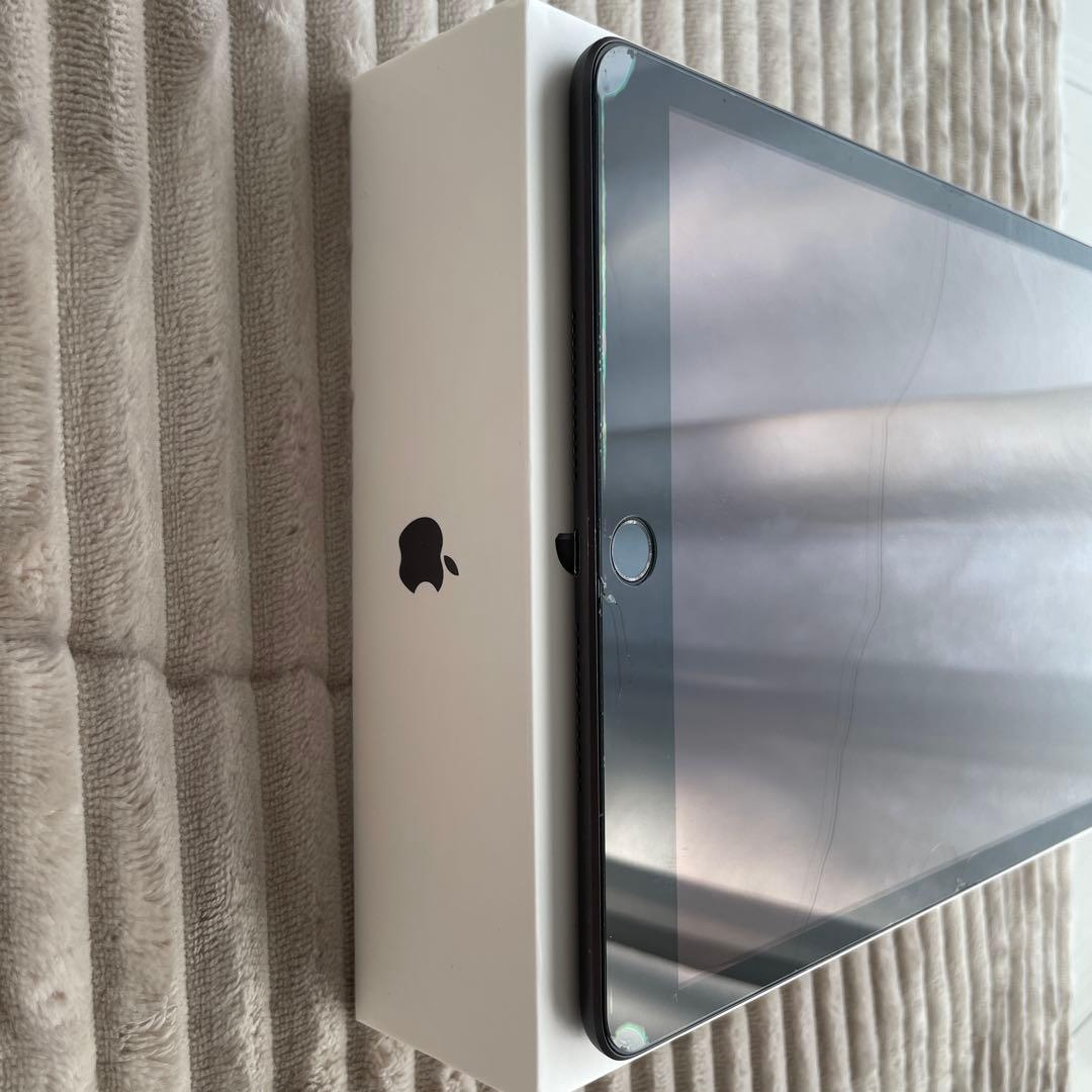 iPad 第8世代 Cellularモデル 32GB スペースグレー