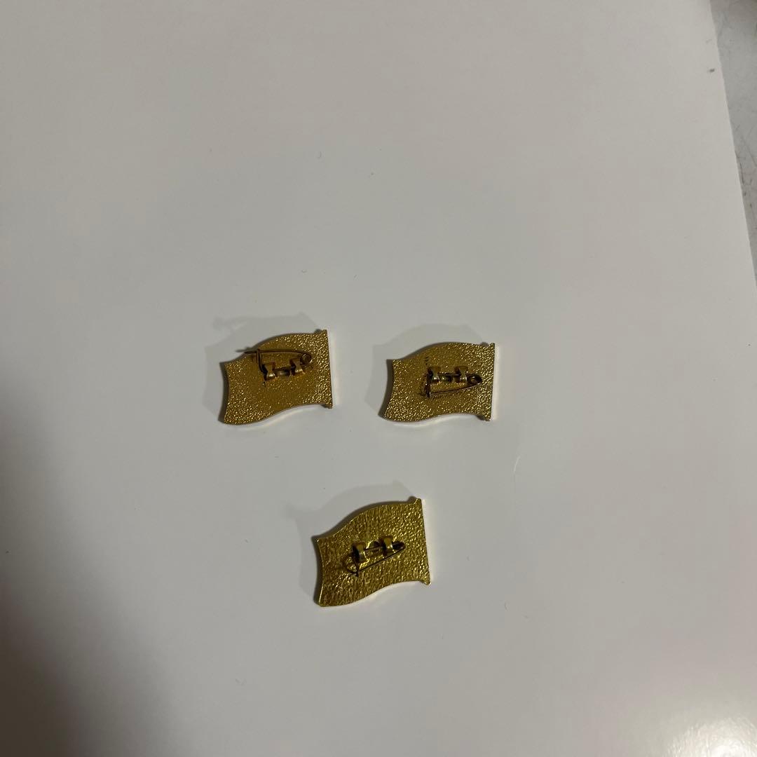 北朝鮮の国旗と人物ピンズセット