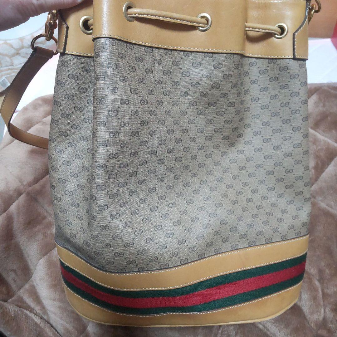 依頼承知致しました。Gucci ロゴ入り ショルダーバッグ 中型