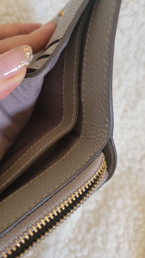 【新品未使用】TORY BURCH グレー 二つ折り財布