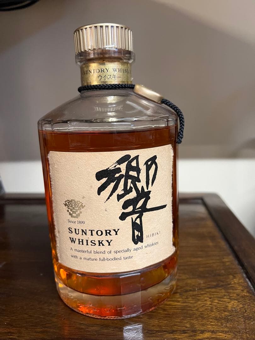 サントリー　ウィスキー　響　金キャップ　750ml未開封