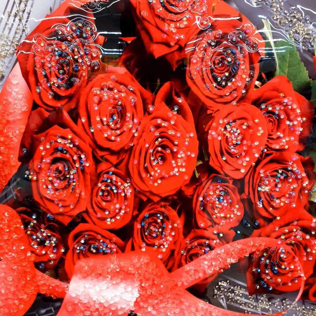 輸入雑貨　赤い薔薇　天然水晶石　クリスタルアート