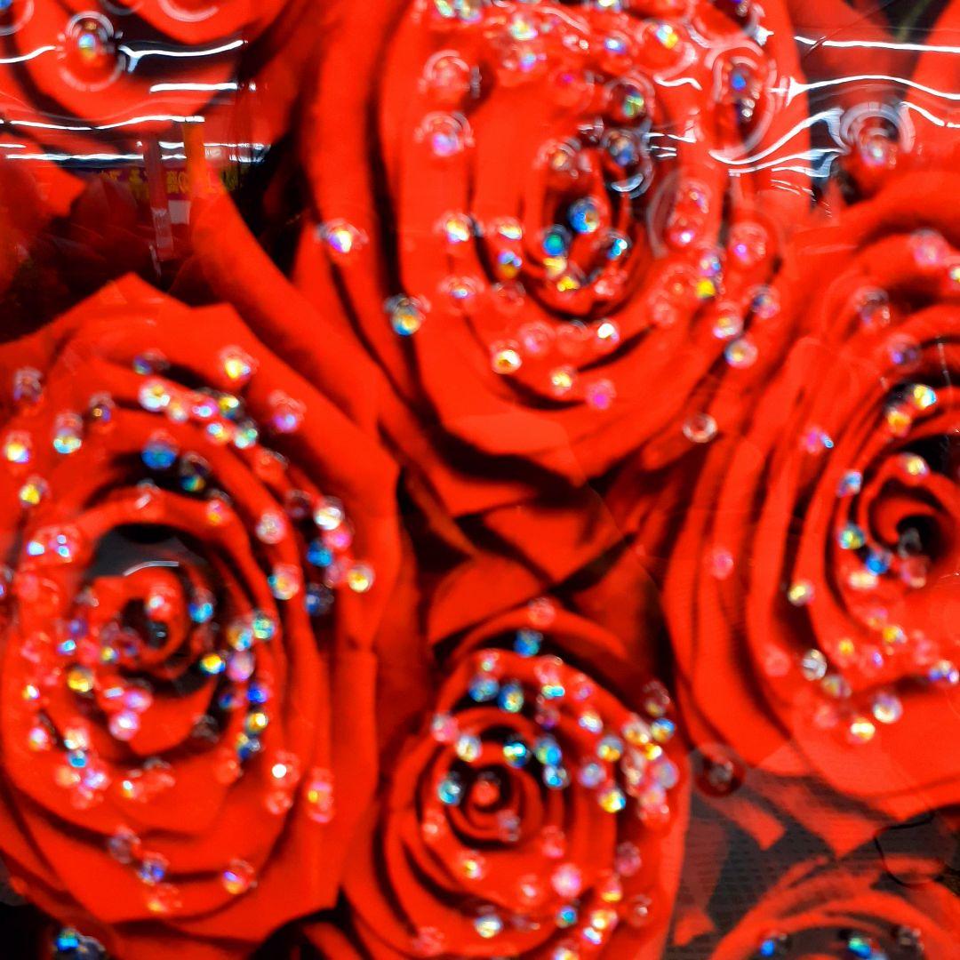 輸入雑貨　赤い薔薇　天然水晶石　クリスタルアート
