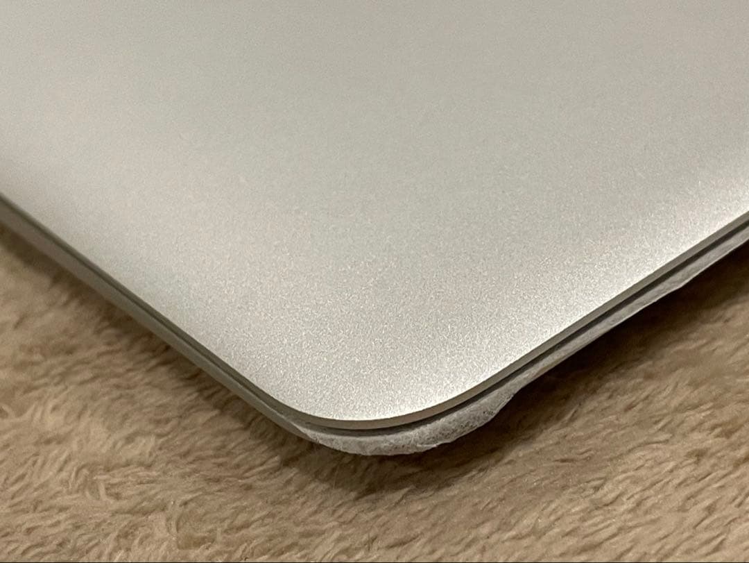 【美品】MacBook Air 13.3 MQD42J/A 256GB