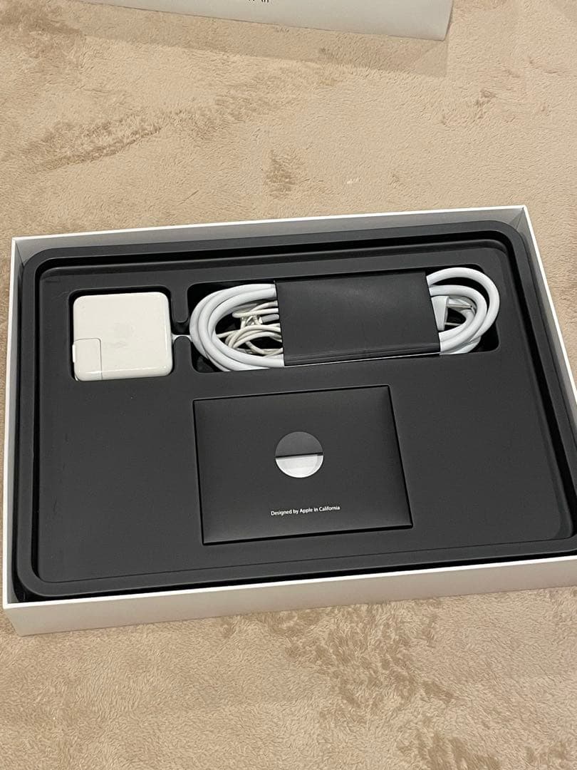 【美品】MacBook Air 13.3 MQD42J/A 256GB