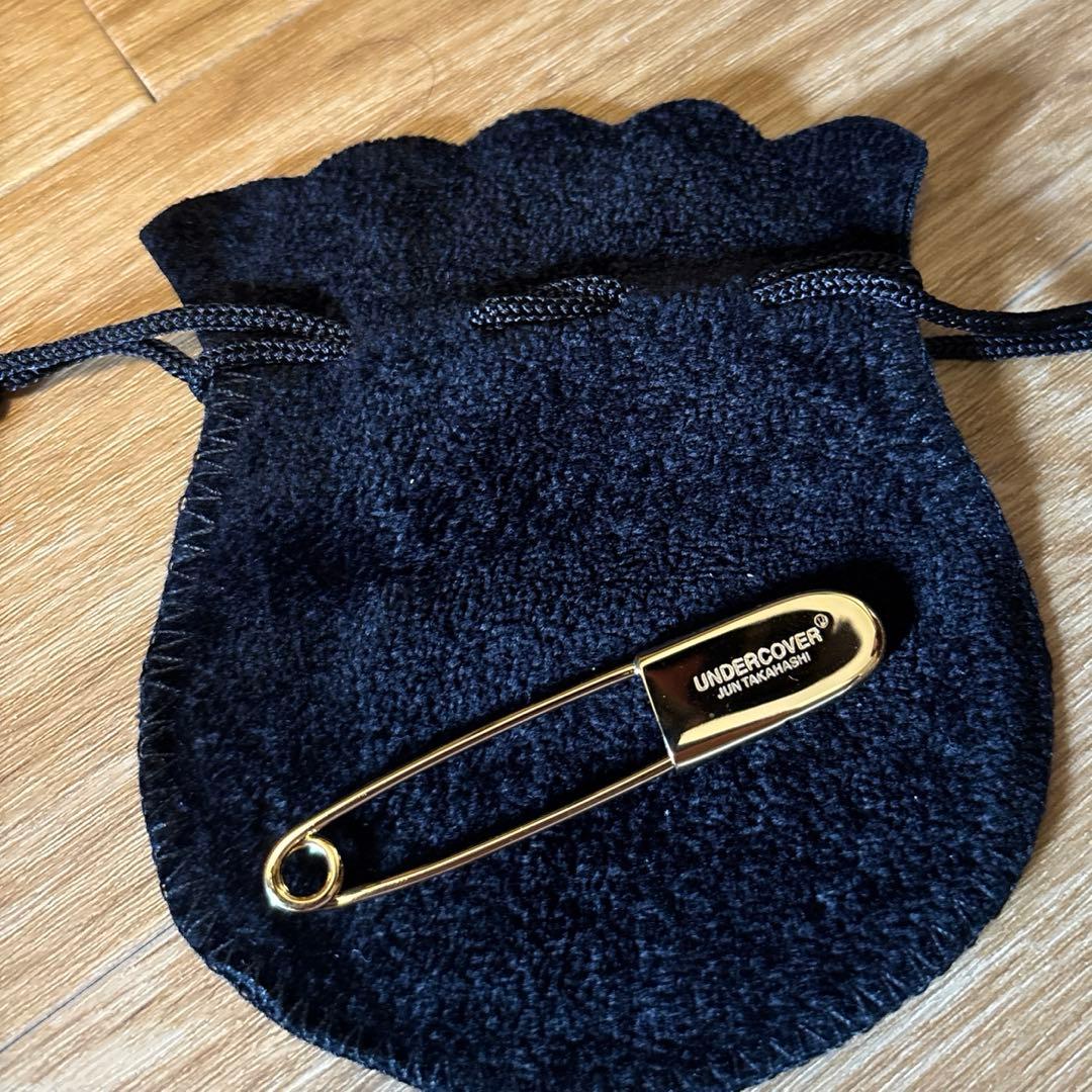 undercover 安全型ピンブローチ