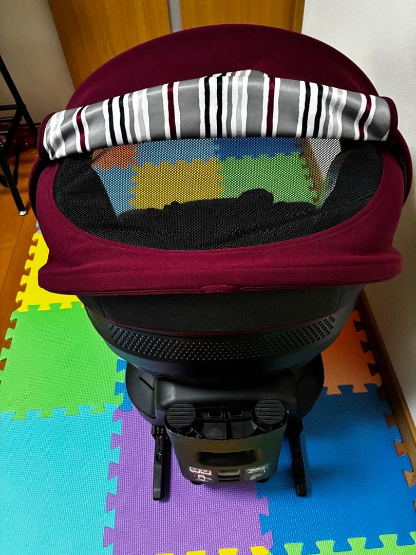 【かおりん】エールベベ　クルット5 oui チャイルドシート　新生児対応