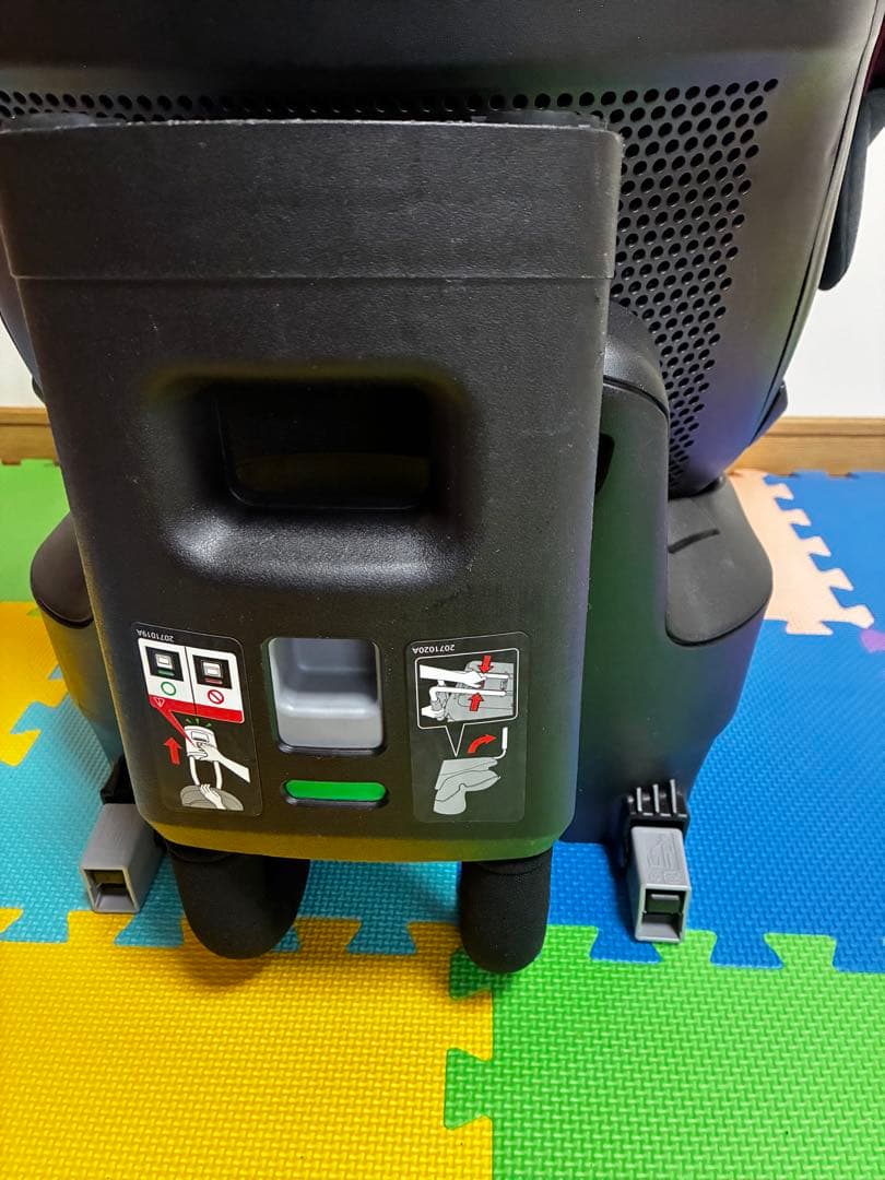 【かおりん】エールベベ　クルット5 oui チャイルドシート　新生児対応