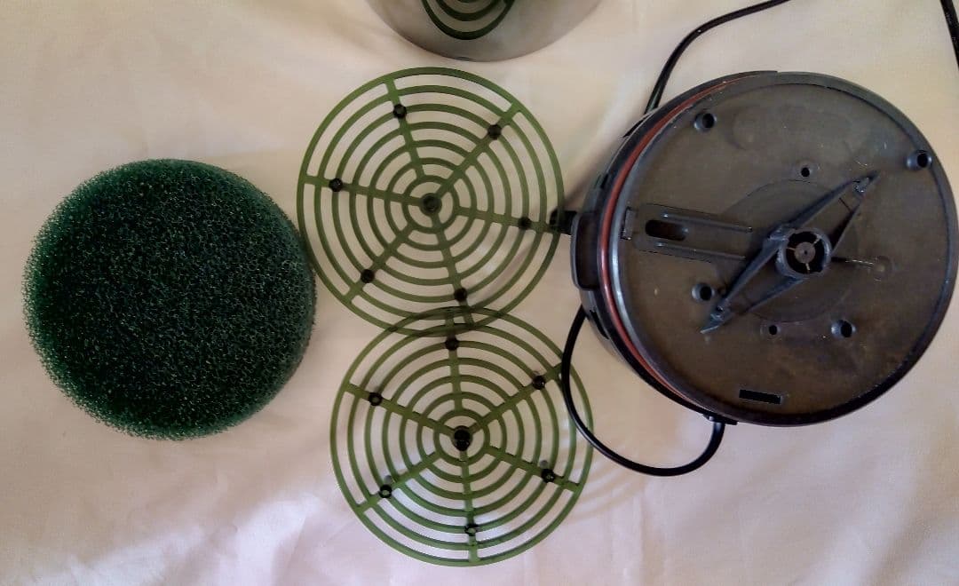 ろしぇです エーハイム クラシック2215 中古品