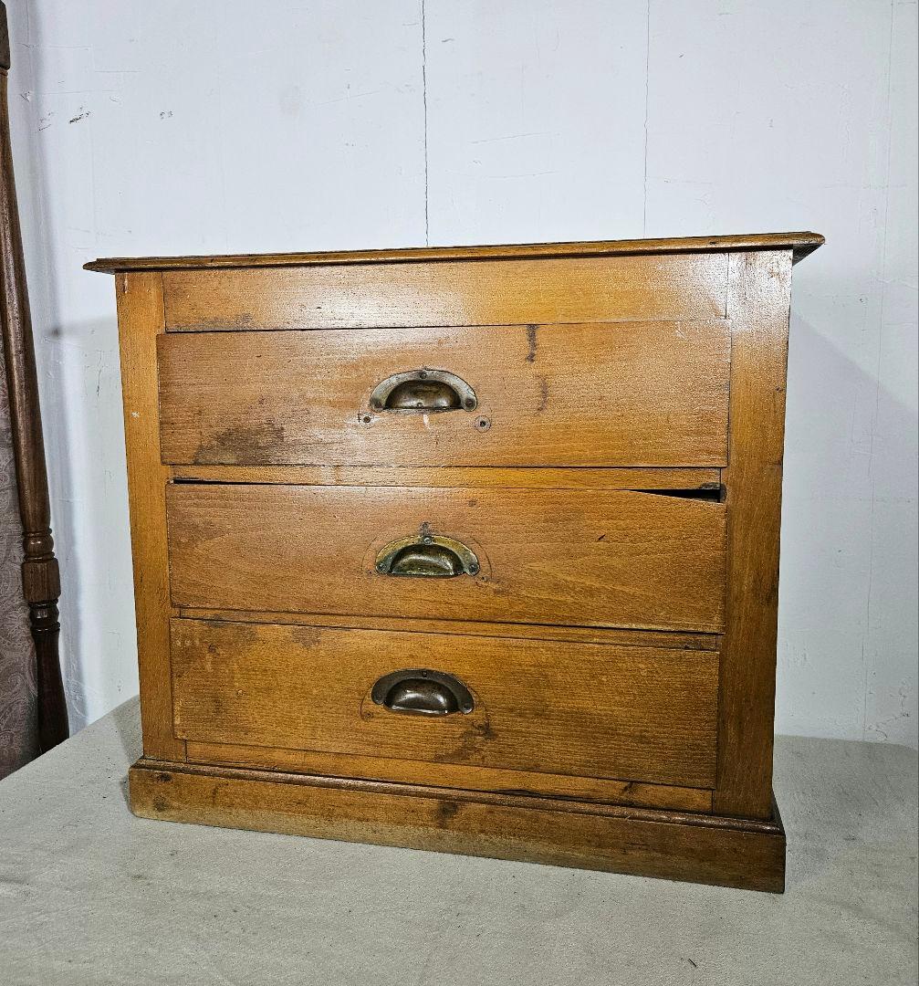 英国アンティーク 木製の小引き出し チェスト 小物入れ 抽斗 三段 仕切り付き