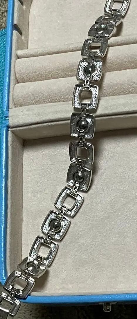 18K WG ダイヤ付きブレスレット