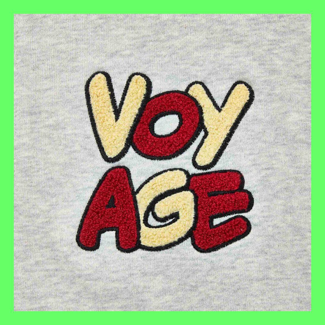 【本日限定値下げ　折り曲げ圧縮無箱で発送】なにわ男子VOYAGE ジップパーカー