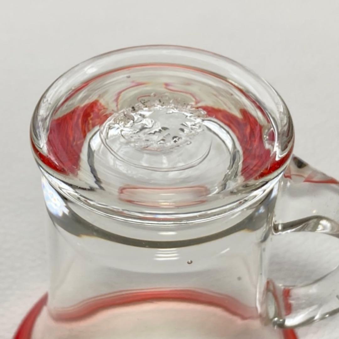 古いグラス カップ ウランガラス ⁇ 赤縁 持ち手付き 手作り 硝子 レトロ
