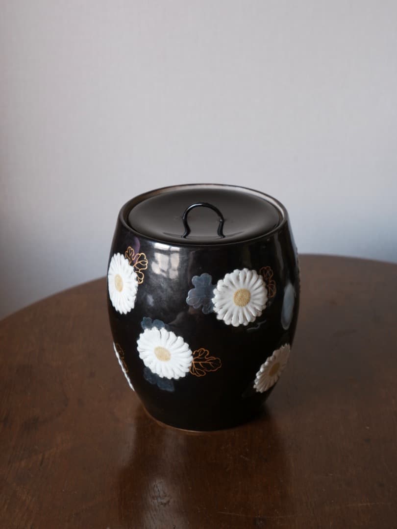 松雨作　水指　水差し　菊文　替蓋あり　茶道具　箱付蓋なし　時代物　Q2149