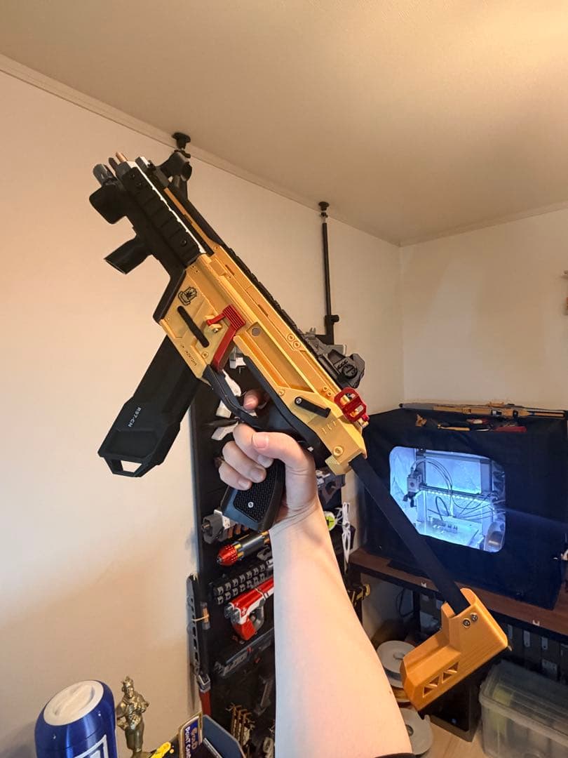 Apex R-99 モデルガン　全長53cm (発射機能なし)