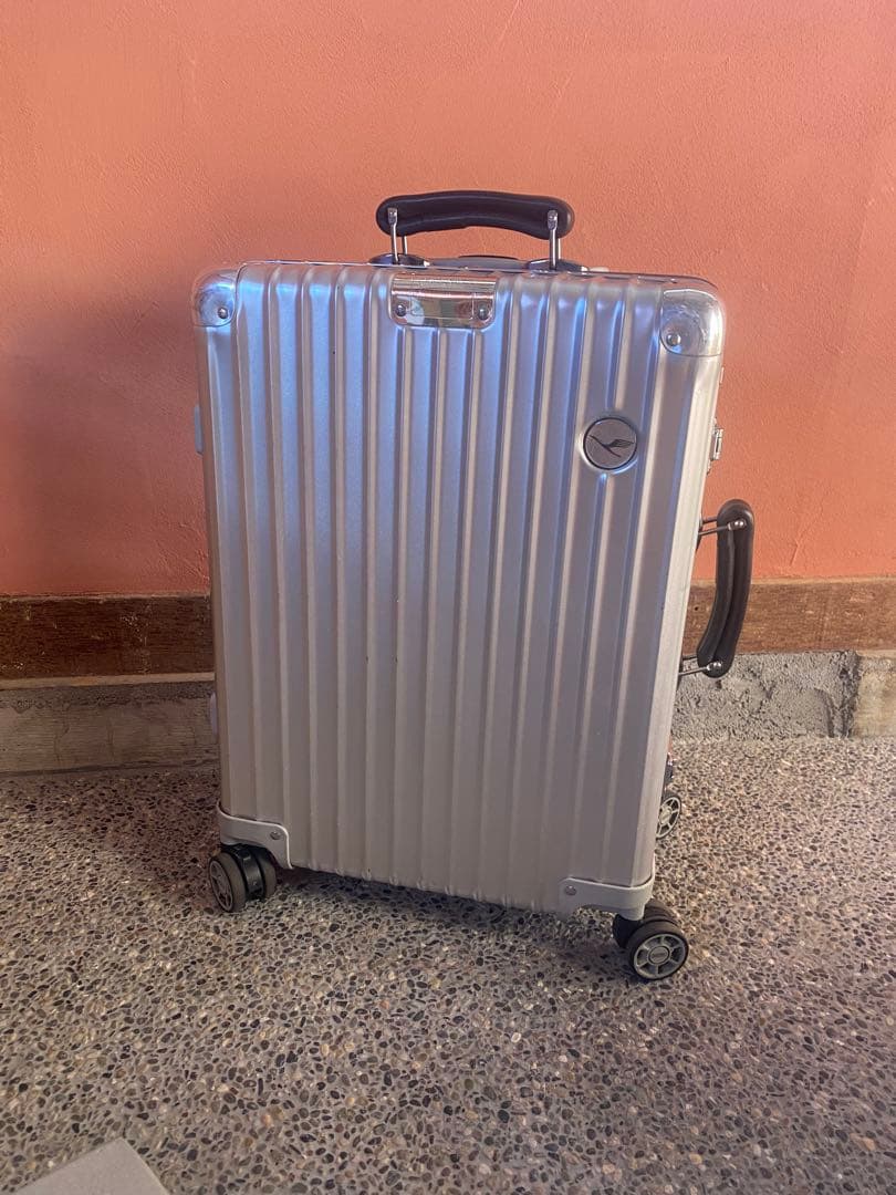 ま*ぃ様 希少旧ロゴ×ルフトハンザ★RIMOWAリモワ クラシックフライト35L