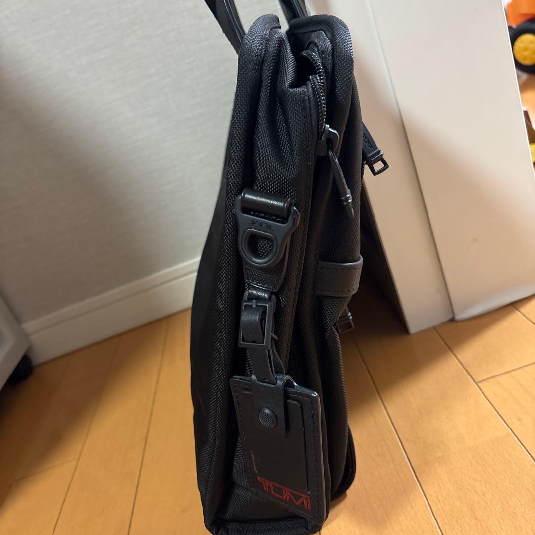 TUMI ブラック ビジネスバッグ A4対応