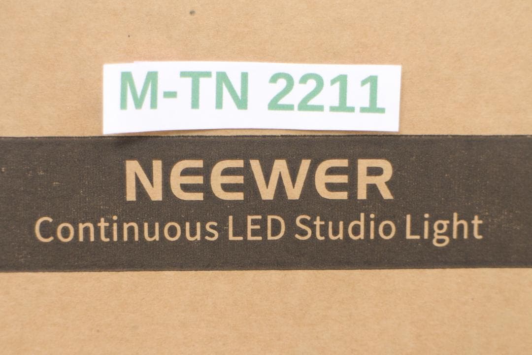 [M-TN 2211] NeewerのLEDスタジオライトセット