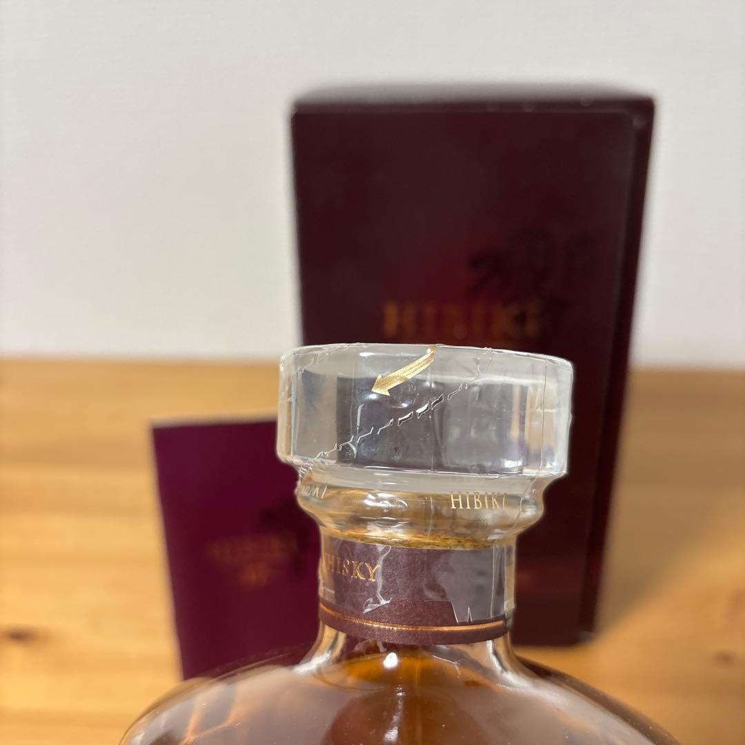 サントリーウイスキー　響17年　箱付　未開栓　終売品 ❽