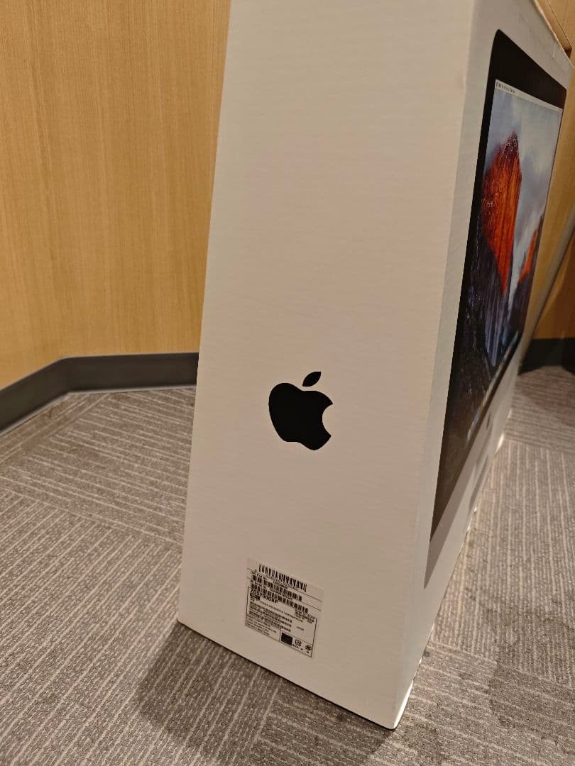 本体と元箱 Apple iMac 27インチ シルバー M395X 5K