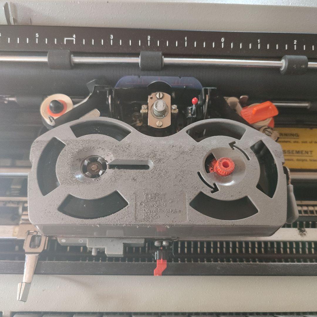 IBM 電動タイプライター 82C( ジャンク)