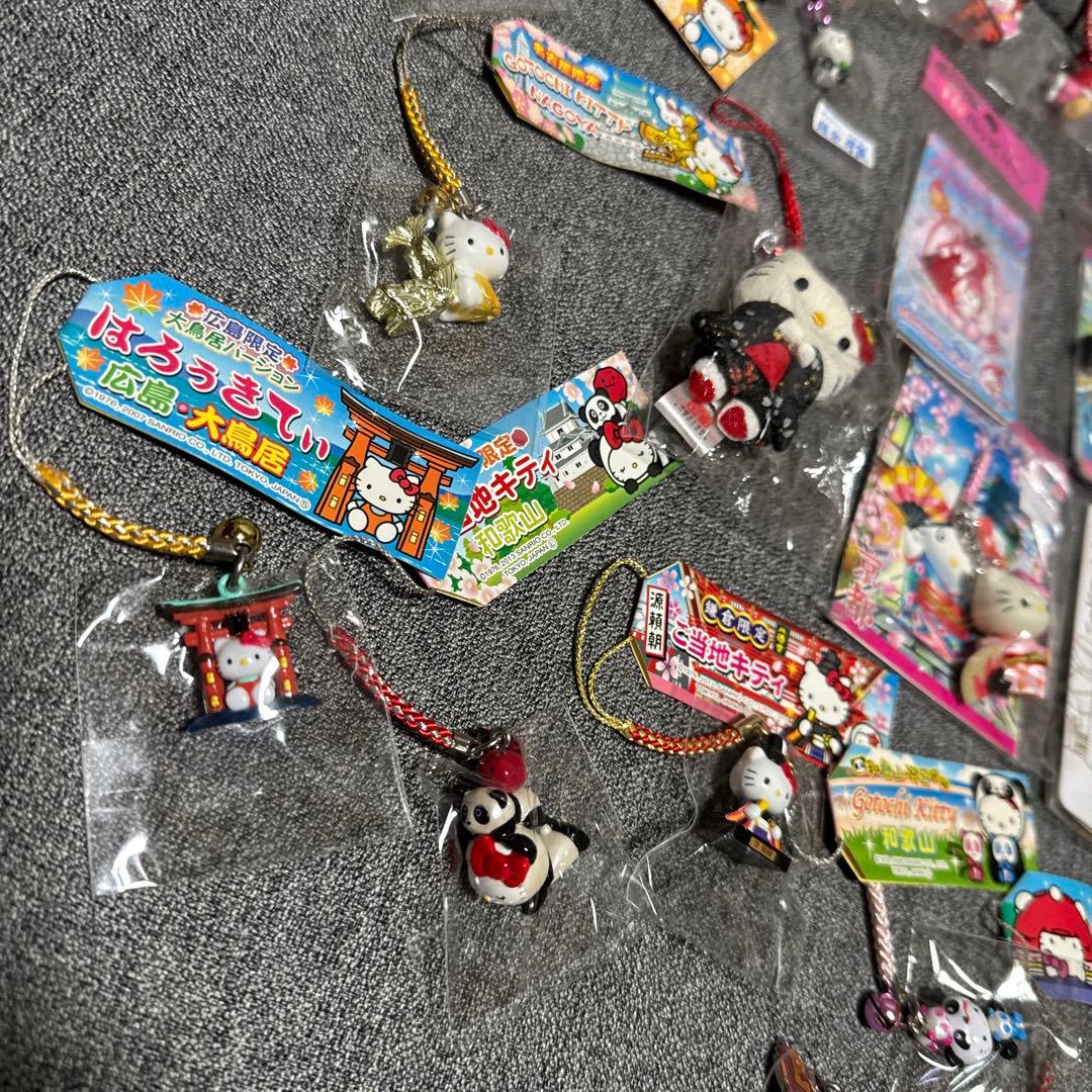 大量♡ハローキティご当地根付ストラップ　ファスナーストラップなど　まとめて60個