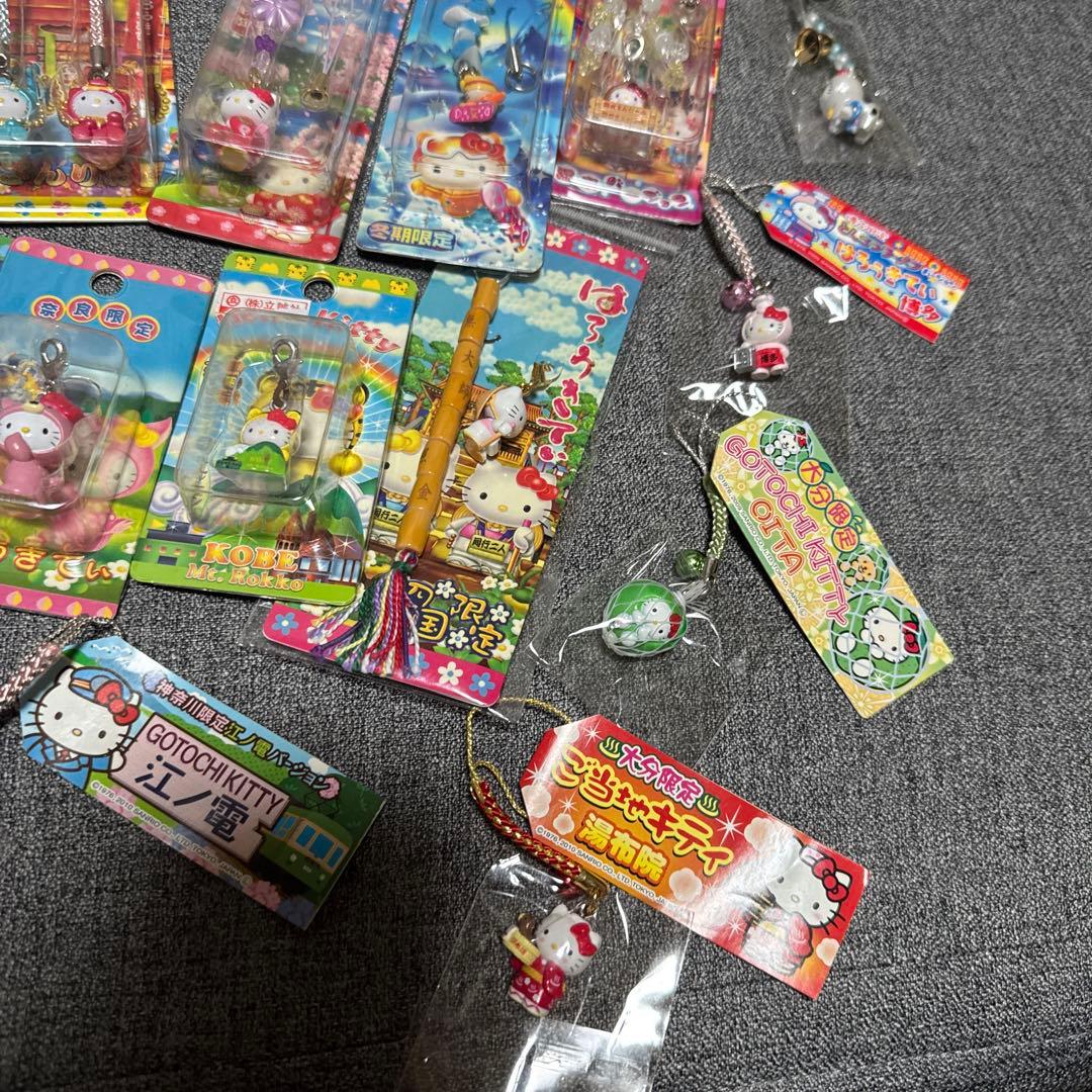 大量♡ハローキティご当地根付ストラップ　ファスナーストラップなど　まとめて60個