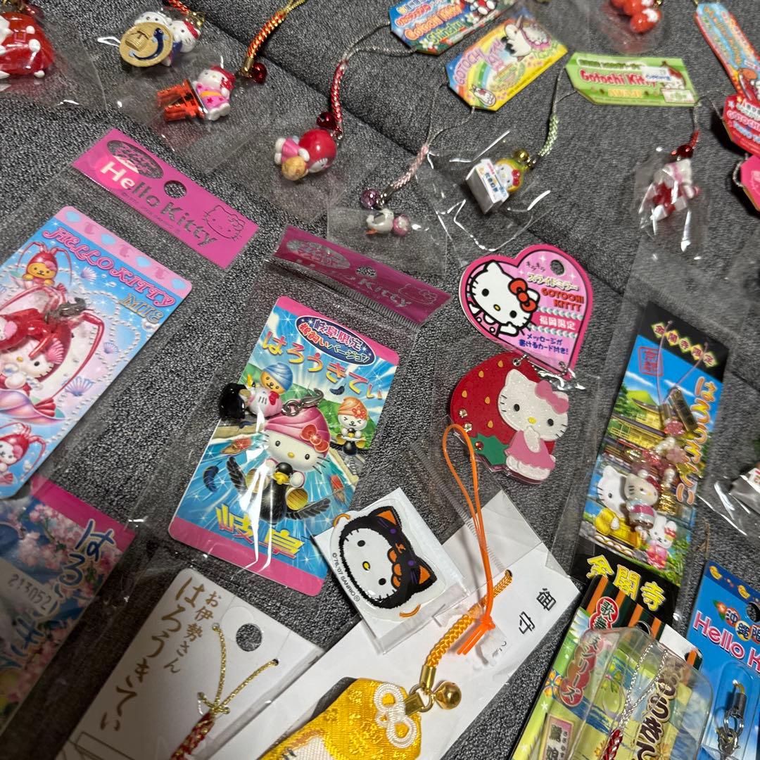 大量♡ハローキティご当地根付ストラップ　ファスナーストラップなど　まとめて60個