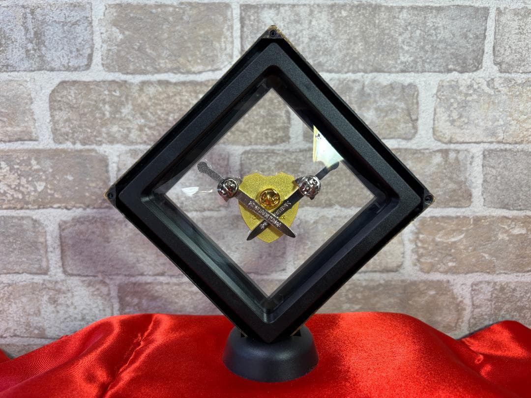 ドラゴンクエスト ロゴフィギュア＆各種ピンズまとめ売り