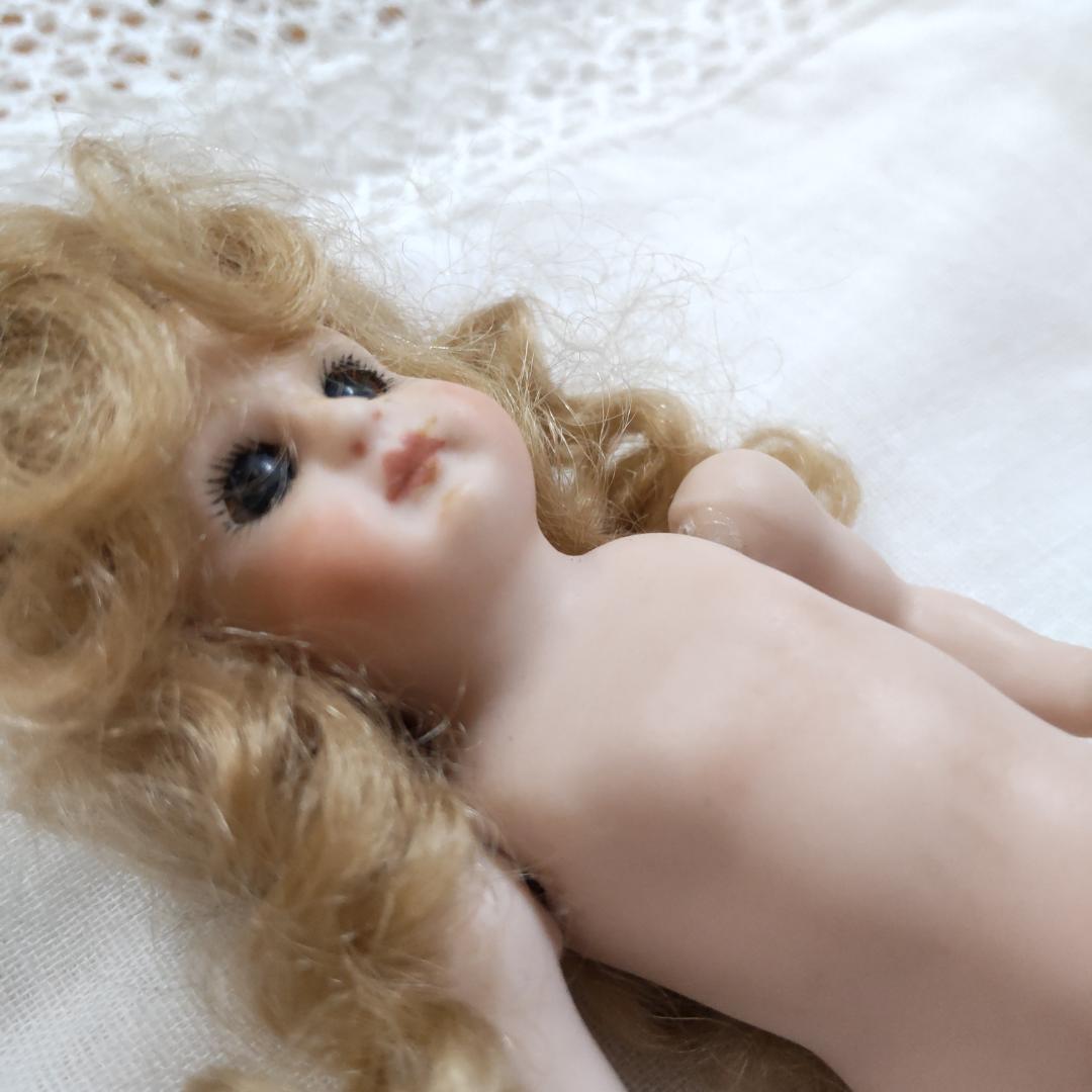 ミニョネット　アンティークドールリプロ　人形