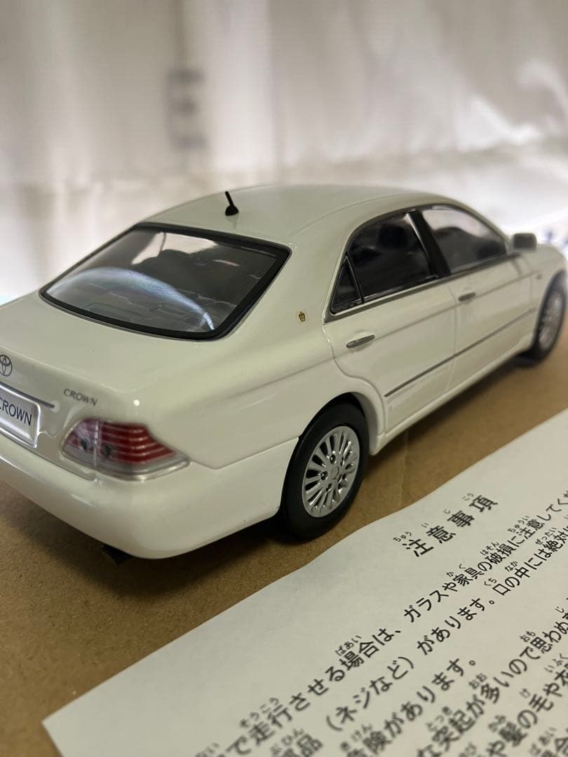 非売品　希少箱付き ZERO CROWN (前期型) ホワイト 1/30ミニカー