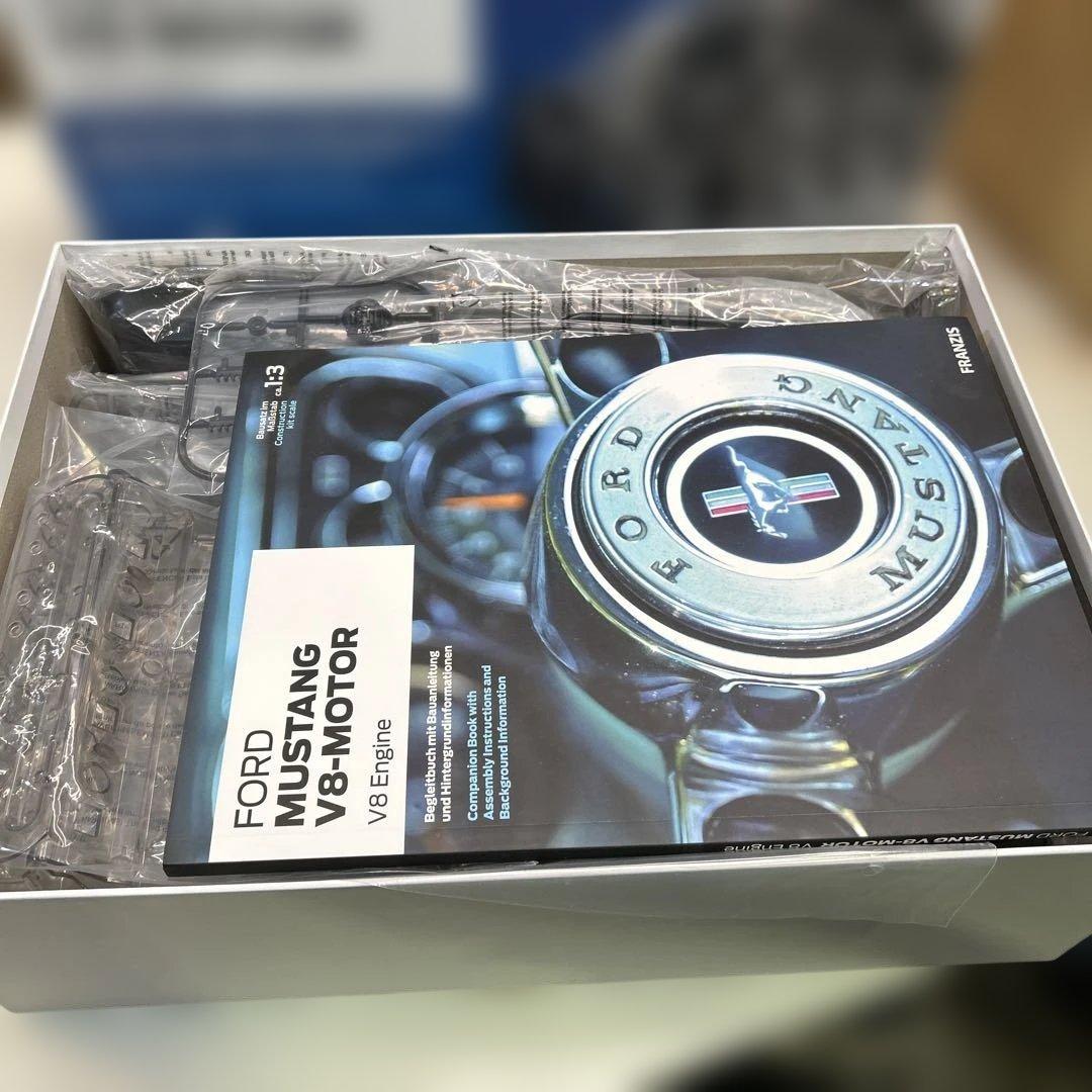 6974【未組立て】フォード マスタング V8 エンジン モデルキット 1:3