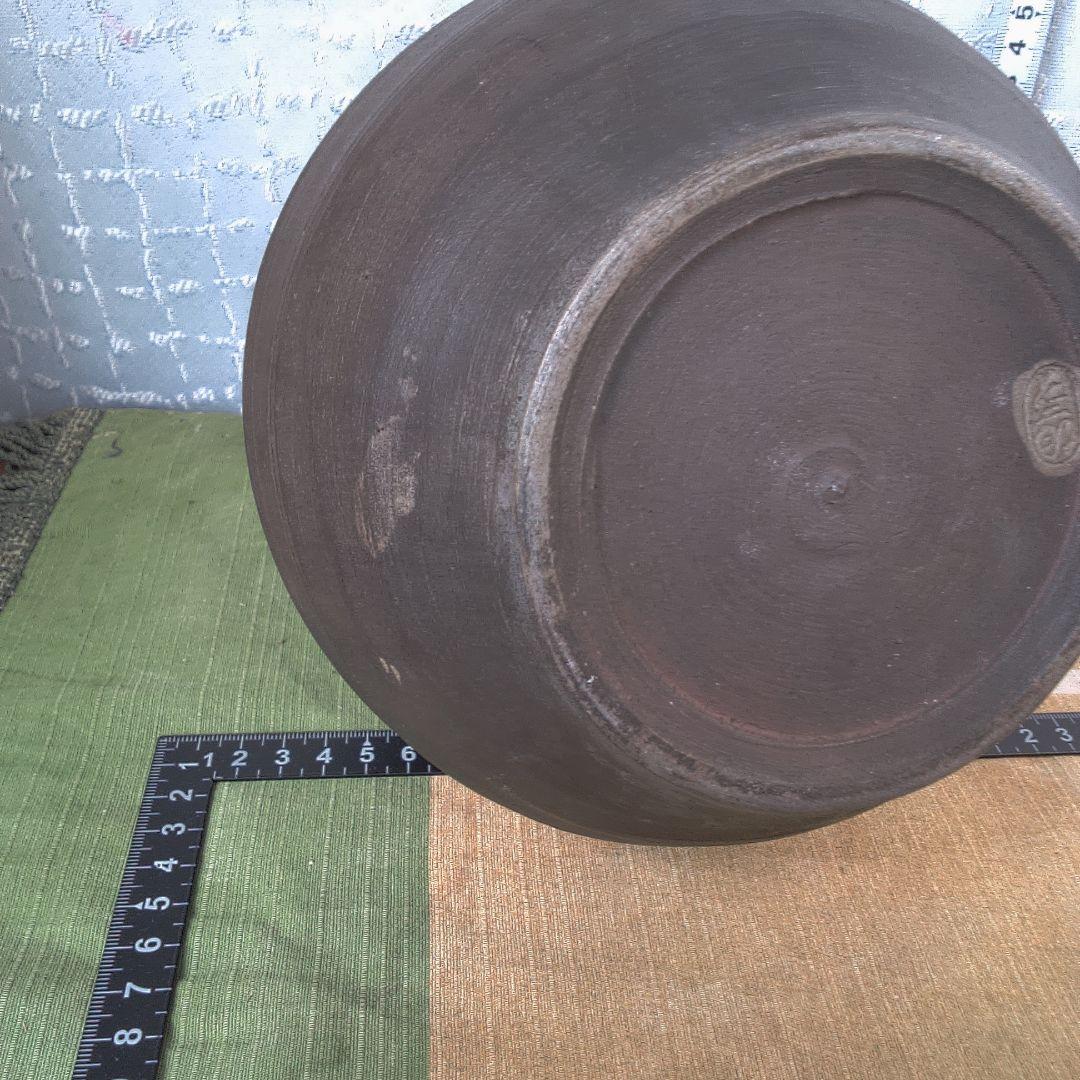 茶色の陶器製壺 金属製ハンドル付き 直しあります