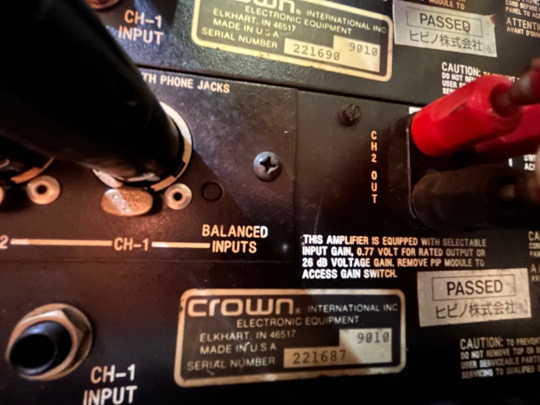 Crown社のパワーアンプ「Macro-Tech 2400」　　2台セット