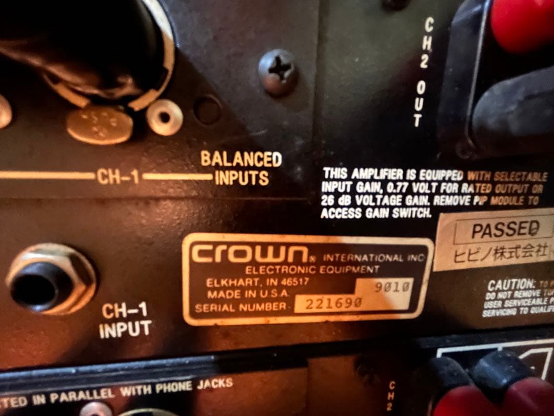 Crown社のパワーアンプ「Macro-Tech 2400」　　2台セット