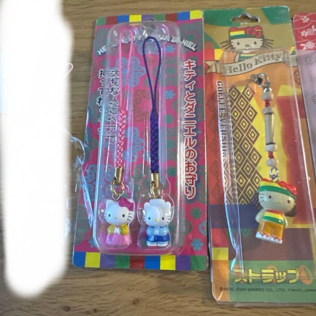 ハローキティ　レトロ　根付けセット　4個セット