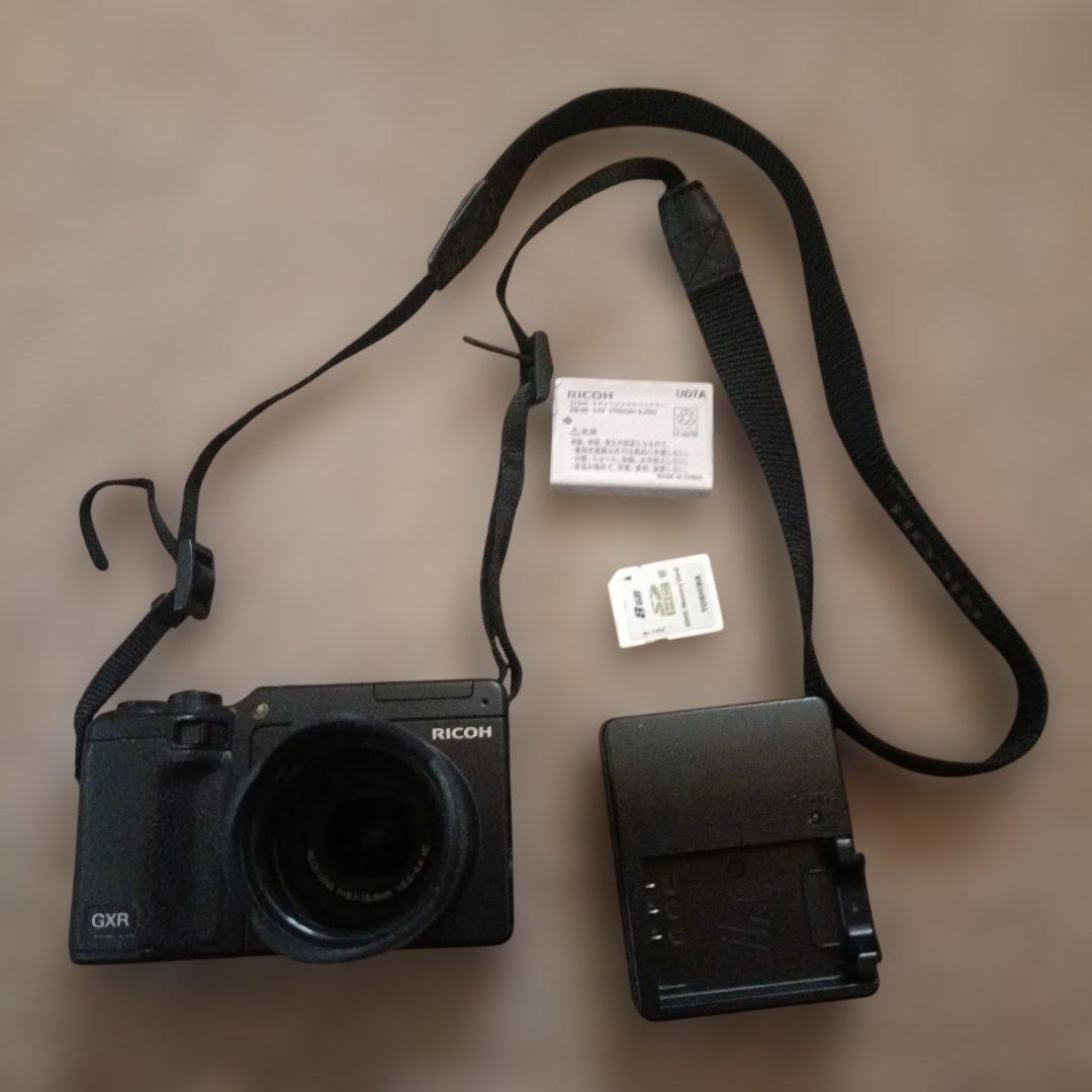 RICOH GXR デジタルカメラ 本体 ＋ RICOH LENS S10