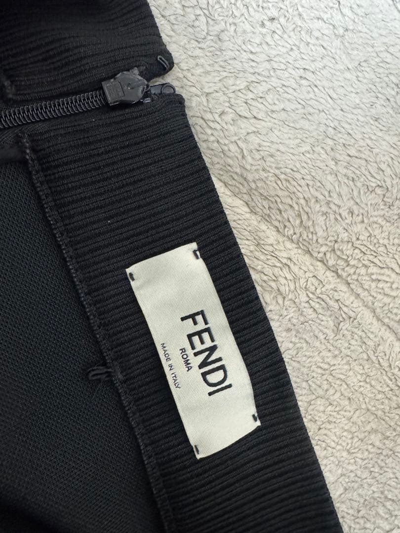 美品！FENDI フェンディ スカート 40