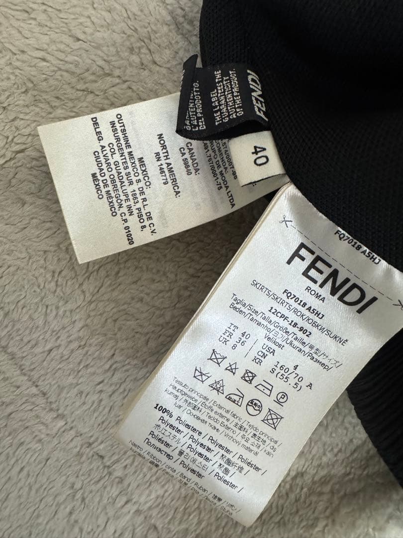 美品！FENDI フェンディ スカート 40