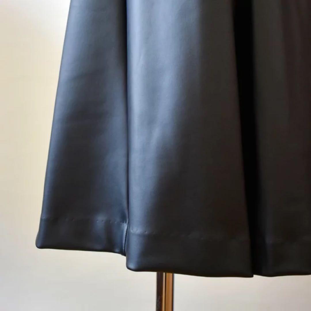 ✨新品　未使用品✨irise（イリゼ）レザーライク フレアスカート