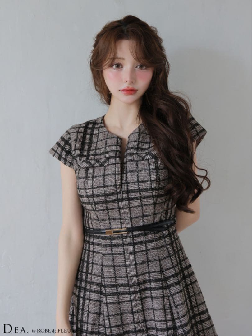 新品　ディアバイローブドフルール　チェックツイード袖付きプリーツスカート　ドレス
