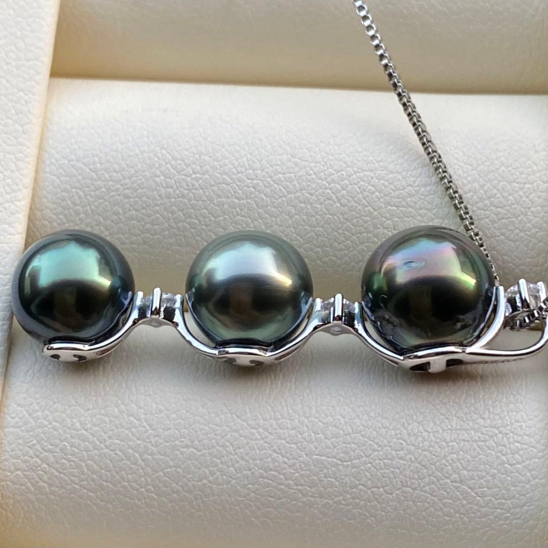 本真珠　南洋黒蝶真珠3連パールネックレストップ　ピーコックグリーン虹色PT804