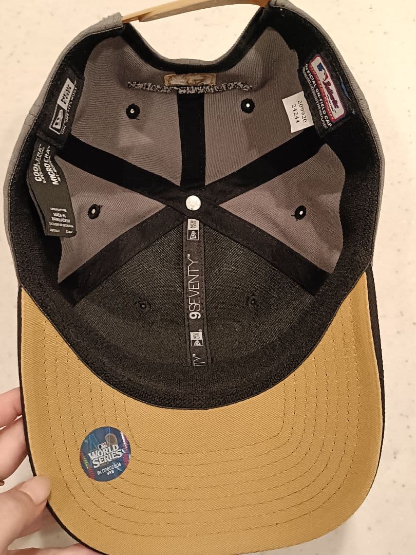 新品未使用　New Era 2024 ワールドシリーズ キャップ